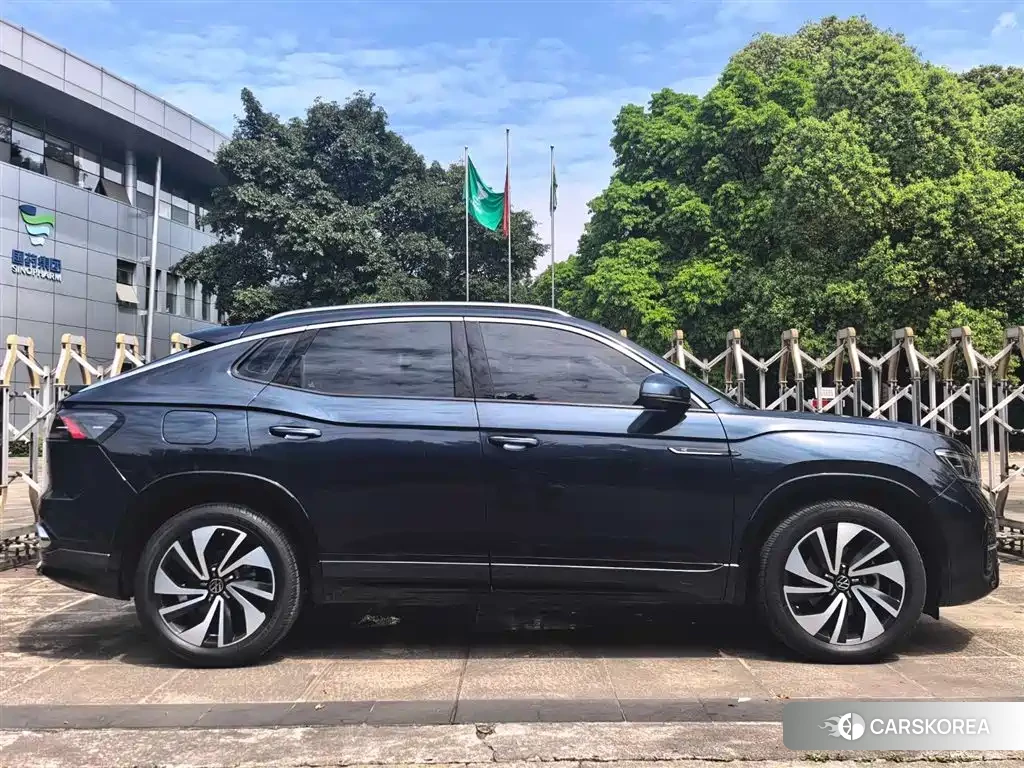 Volkswagen Tayron 2023 Черный из Китая, фото 3