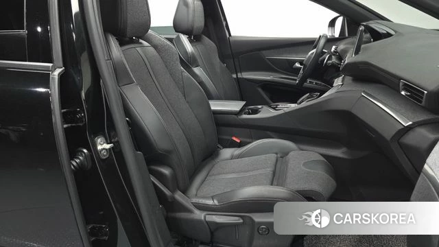 Peugeot 5008 second generation 2018 Черный из Кореи, фото 3