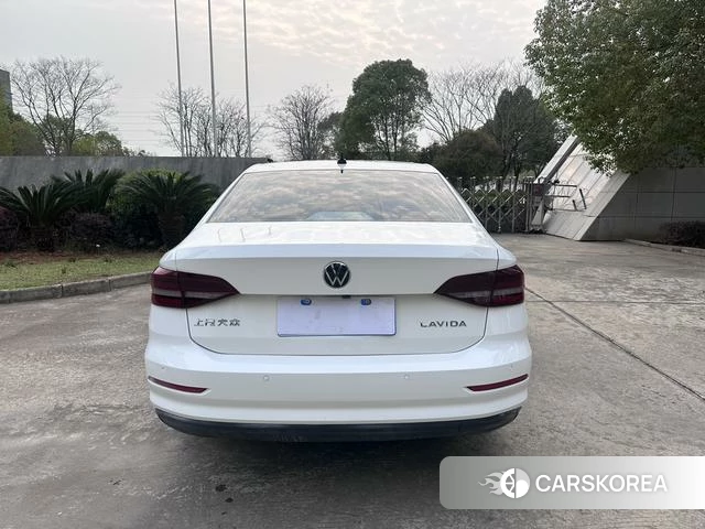 Volkswagen Lavida 2021 Белый из Китая, фото 3