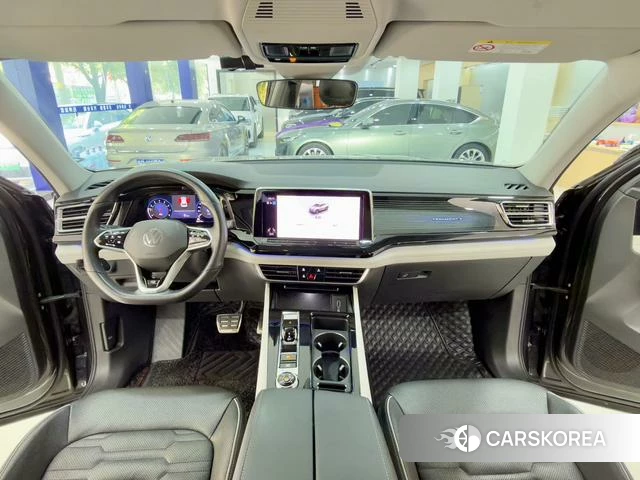 Volkswagen Tourang 2022 Черный из Китая, фото 3