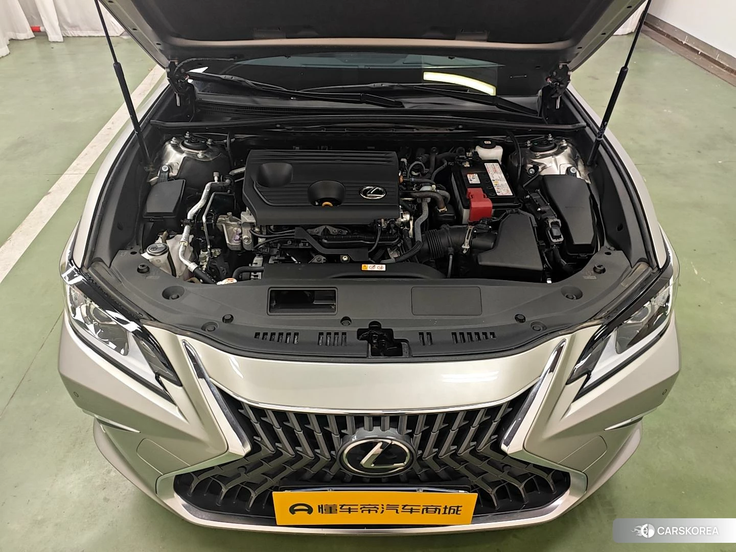 Lexus ES 2022 Серебристо-серый из Китая, фото 3