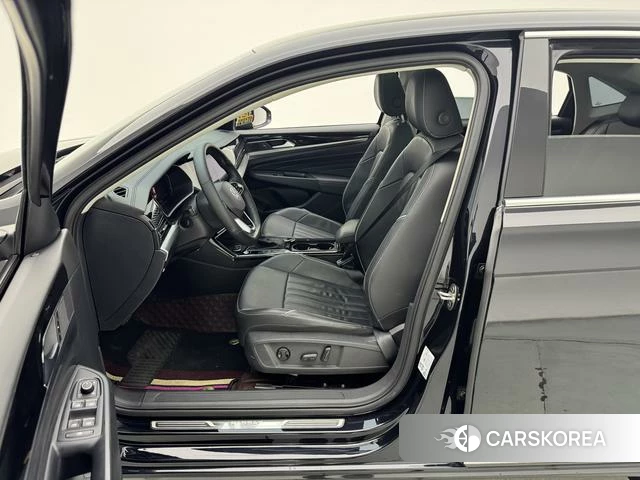 Volkswagen Passat 2023 Черный из Китая, фото 3