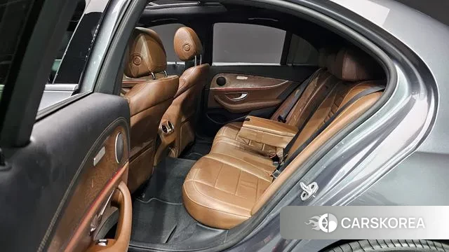 Mercedes-Benz E-Class W213 2021 Серый из Кореи, фото 3