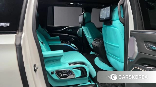 Cadillac Escalade 5th Generation 2021 Белый из Кореи, фото 3