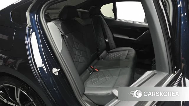 BMW 5 Series (G60) 2026 Черный из Кореи, фото 3