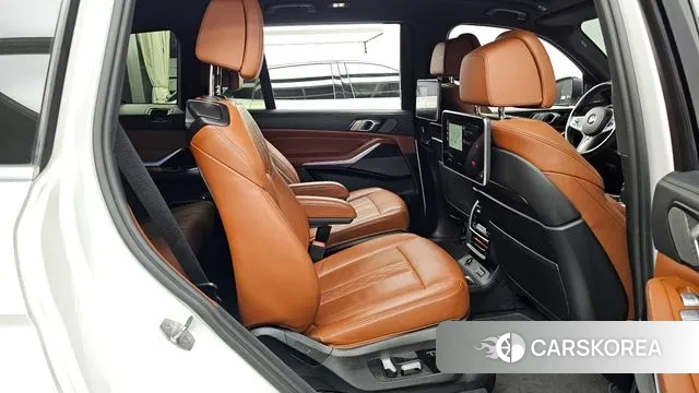 BMW X7 (G07) 2022 Белый из Кореи, фото 3