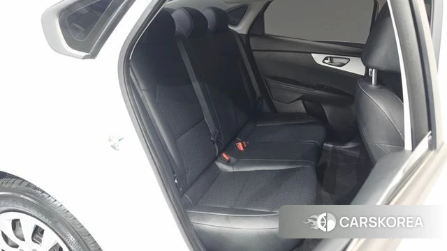 Kia The New K3 2nd generation 2022 Белый из Кореи, фото 3
