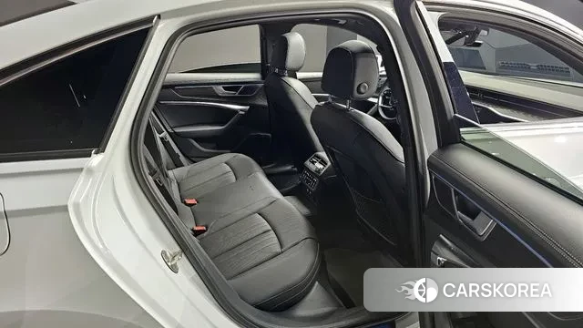 Audi A6 (C8) 2023 Белый из Кореи, фото 3