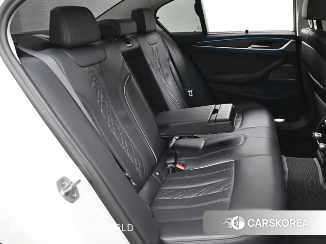 BMW 5 Series (G30) 2022 Белый из Кореи, фото 3