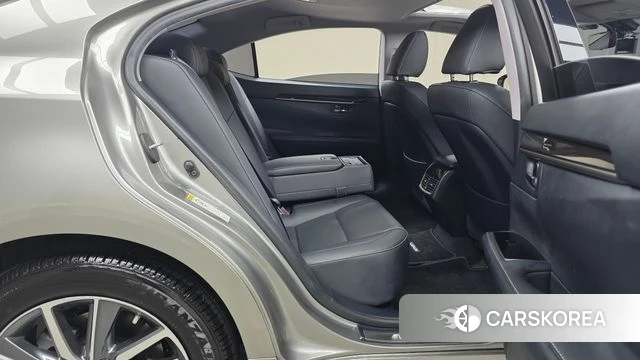 Lexus New ES300h 2018 Песочный из Кореи, фото 3