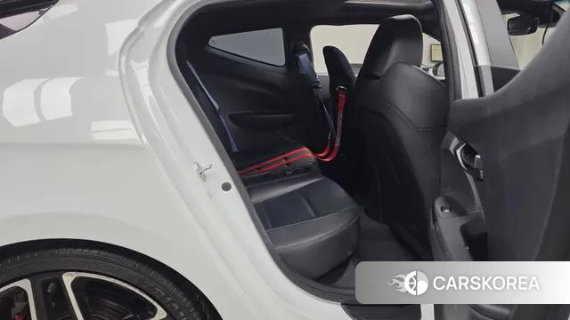 Hyundai Veloster (JS) 2021 Белый из Кореи, фото 3