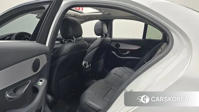 Mercedes-Benz C-Class W205 2018 Белый из Кореи, фото 3