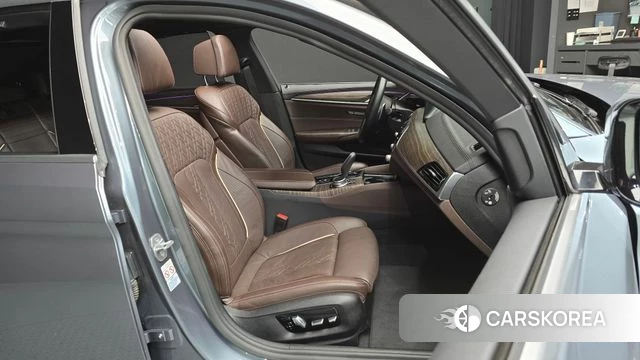 BMW 5 Series (G30) 2019 Серый из Кореи, фото 3