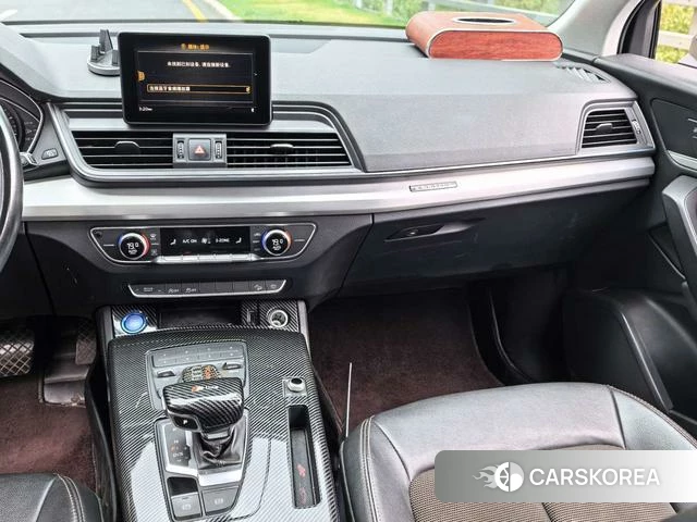 Audi Q5L 2021 Черный из Китая, фото 3