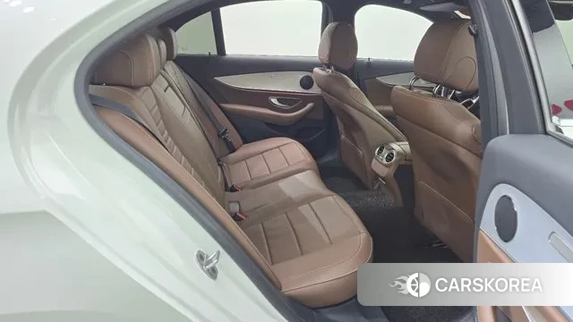 Mercedes-Benz E-Class W213 2021 Белый из Кореи, фото 3