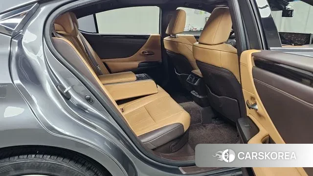 Lexus ES300h 7th generation 2019 Серый из Кореи, фото 3