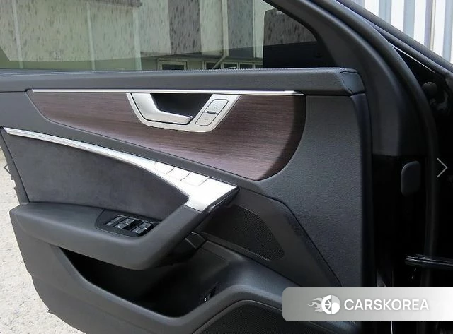 Audi A6 (C8) 2025 Черный из Кореи, фото 3