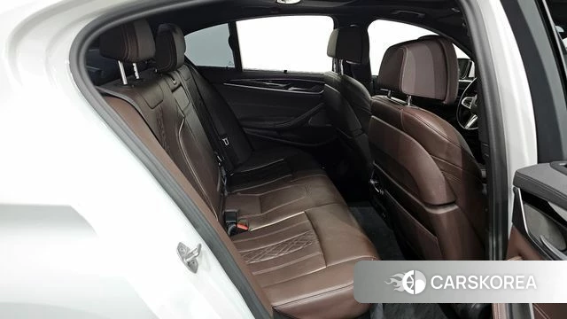 BMW 5 Series (G30) 2022 Белый из Кореи, фото 3