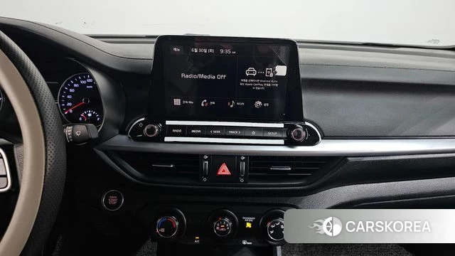 Kia The New K3 2nd generation 2024 Белый из Кореи, фото 3