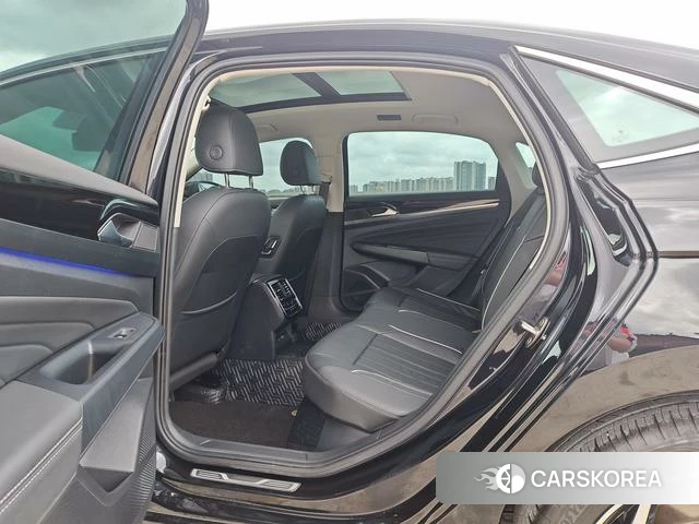 Volkswagen Passat 2023 Черный из Китая, фото 3