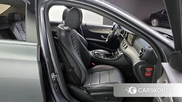 Mercedes-Benz E-Class W213 2018 Серый из Кореи, фото 3