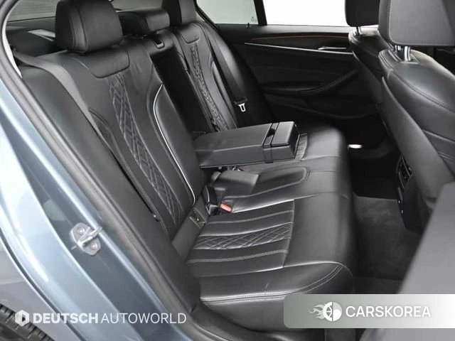 BMW 5 Series (G30) 2018 Серебристо-серый из Кореи, фото 3