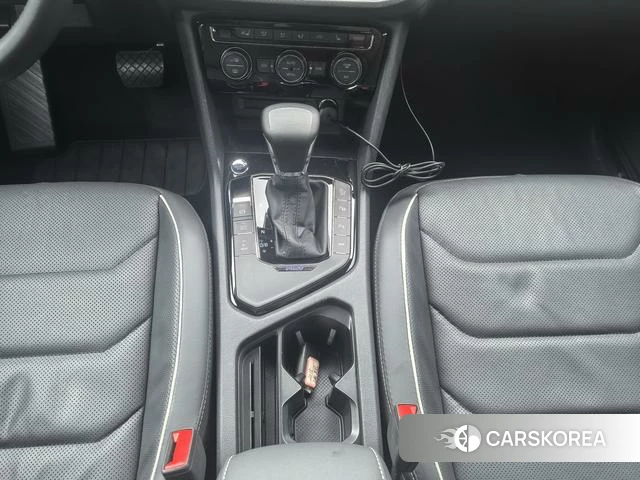 Volkswagen Tiguan L PHEV 2018 Коричневый из Китая, фото 3