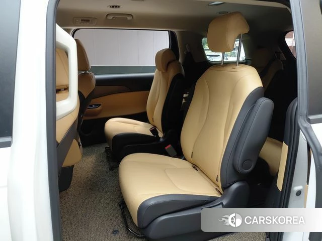 Kia Carnival 4th generation 2023 Белый из Кореи, фото 3