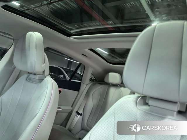 Mercedes-Benz EQE 2023 Серебристо-серый из Китая, фото 3