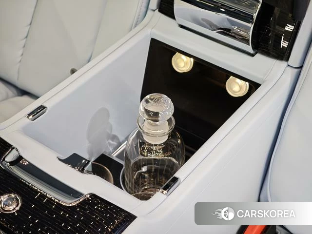 Rolls-Royce Phantom 2024 Белый из Китая, фото 3