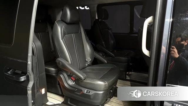 Hyundai Staria 2021 Серый из Кореи, фото 3