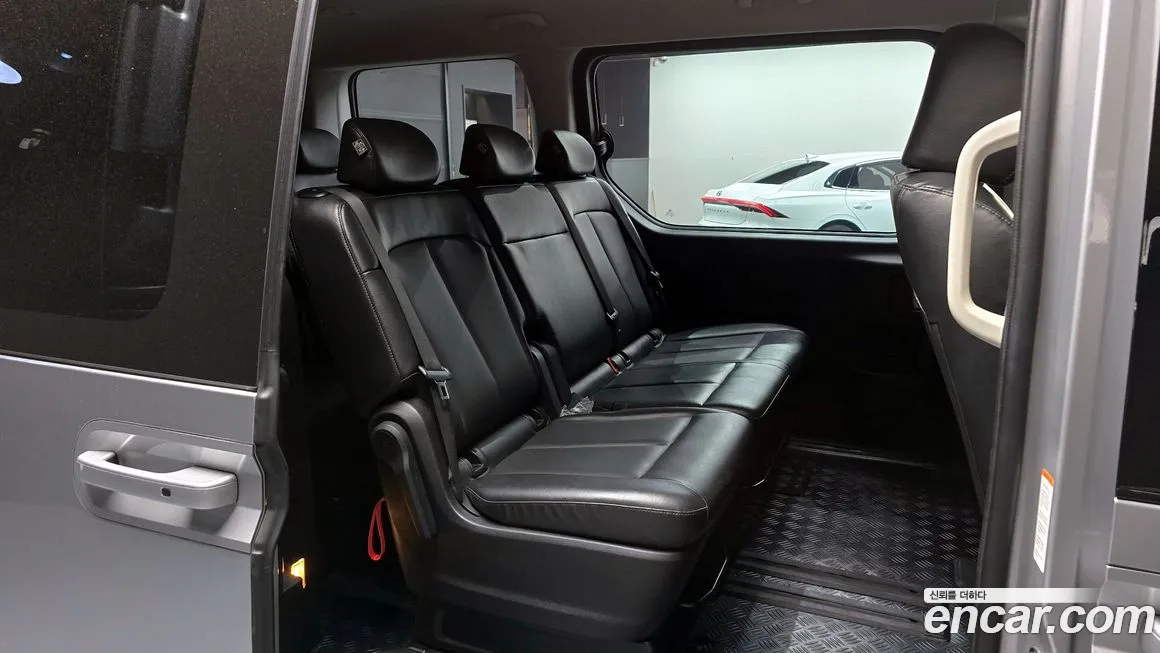 Hyundai Staria 2021 Серебряный из Кореи, фото 3