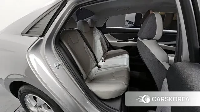 Hyundai Avante (CN7) 2021 Серебристо-серый из Кореи, фото 3