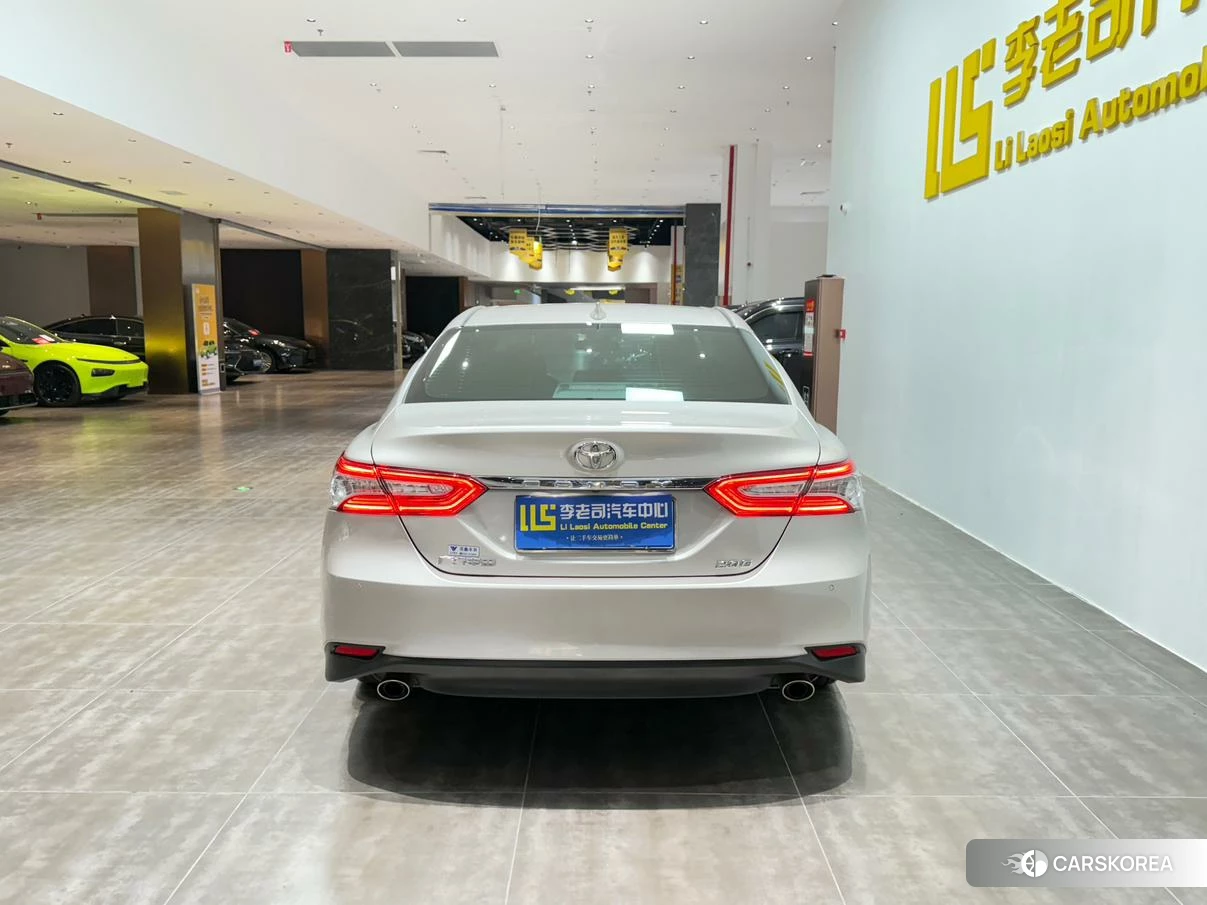 Toyota Camry 2021 Шампань из Китая, фото 3