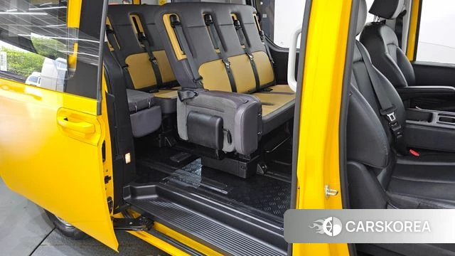 Hyundai Staria 2022 Желтый из Кореи, фото 3