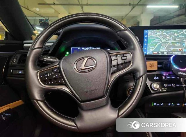 Lexus ES300h 7th generation 2023 Белый из Кореи, фото 3