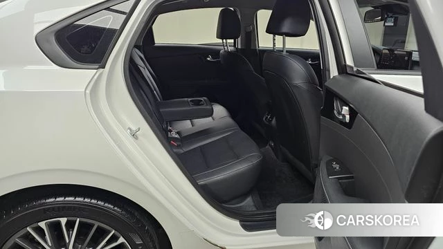 Kia The New K3 2nd generation 2024 Белый из Кореи, фото 3