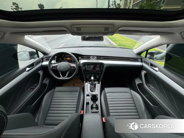 Volkswagen Magotan 2025 Черный из Китая, фото 3
