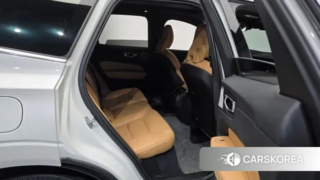 Volvo XC60 second Generation 2024 Белый из Кореи, фото 3