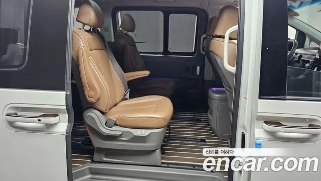 Hyundai Staria 2023 Белый из Кореи, фото 3