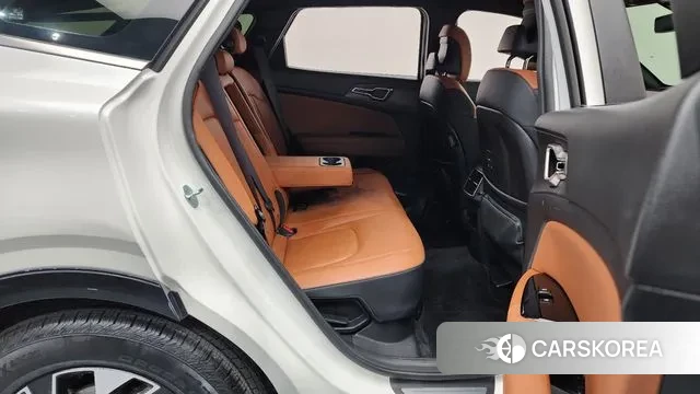 Kia Sportage 5th Generation Hybrid 2023 Белый из Кореи, фото 3
