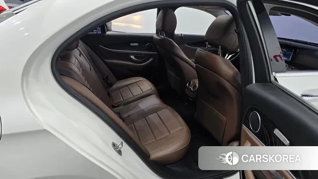 Mercedes-Benz E-Class W213 2018 Белый из Кореи, фото 3