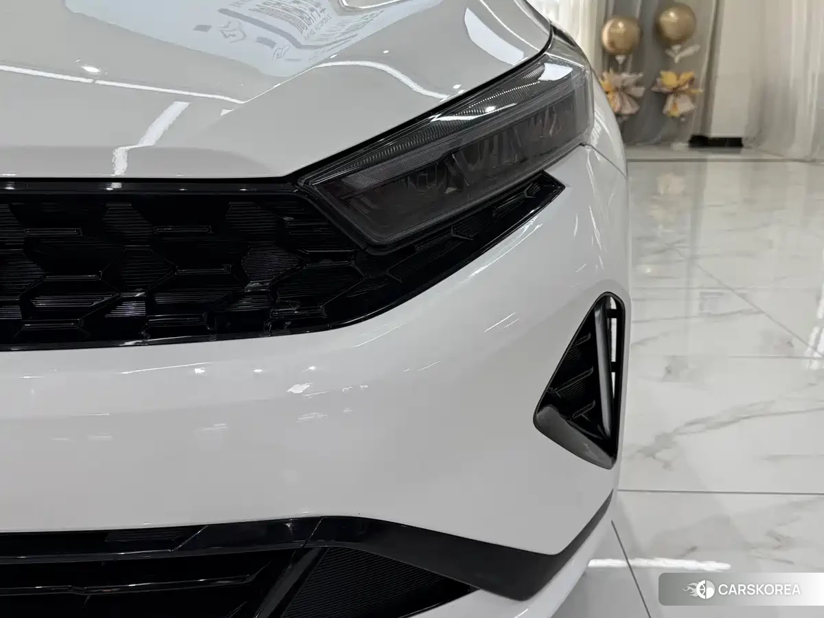 Kia K3 2023 Белый из Китая, фото 3