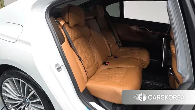 BMW 7 Series (G11) 2021 Белый из Кореи, фото 3