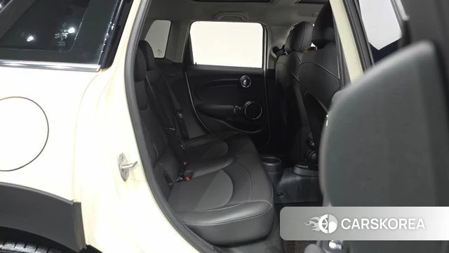Mini Cooper 2021 Жемчужный цвет из Кореи, фото 3