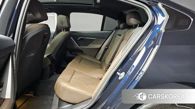 BMW 5 Series (G60) 2025 Черный из Кореи, фото 3