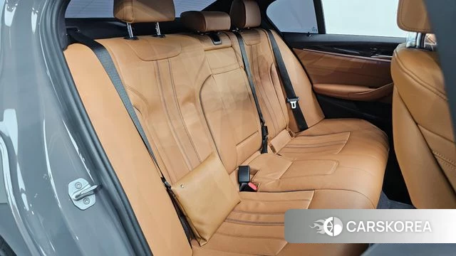BMW 5 Series (G30) 2021 Серебристо-серый из Кореи, фото 3