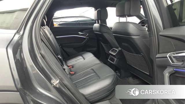 Audi e-Tron 2021 Серый из Кореи, фото 3
