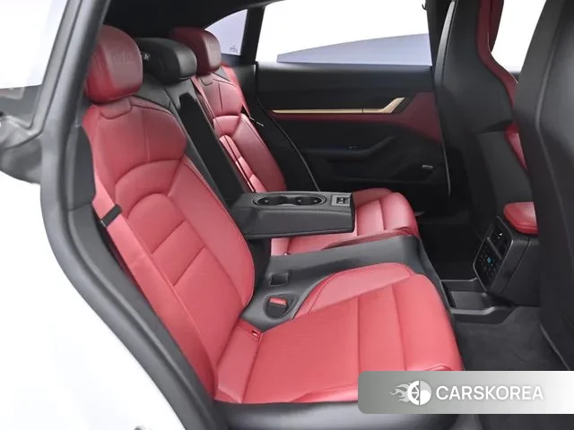 Porsche Taycan 2024 Белый из Кореи, фото 3