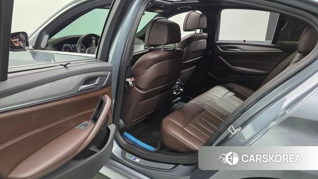 BMW 5 Series (G30) 2018 Серый из Кореи, фото 3